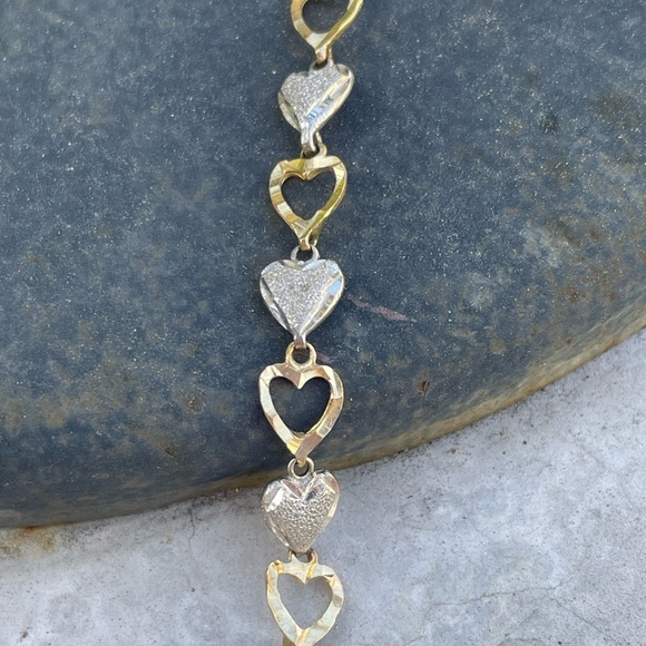 14k Gold Heart Bracelet - Picture 5 of 5